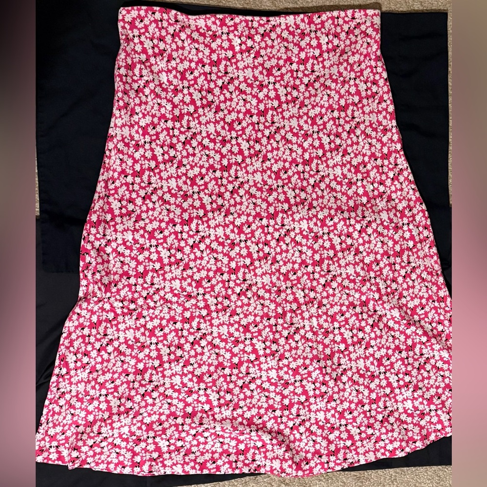 Chic Floral Maxi Skirt in Pink